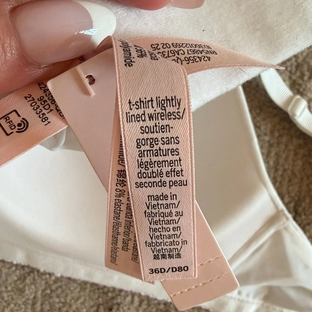 NWT Victoria's Secret Lightly Lined Wireless T-Shirt Bra - Picture 8 of 8